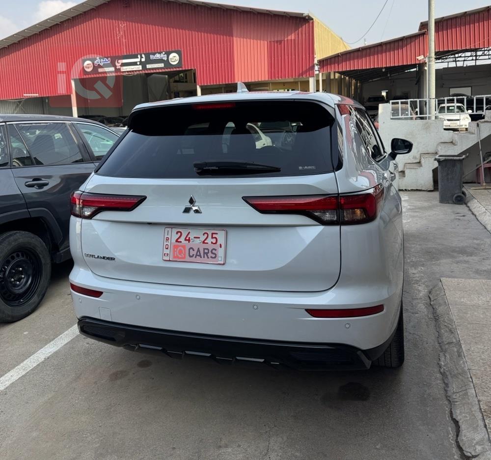 ميتسوبيشي اوتلاندر